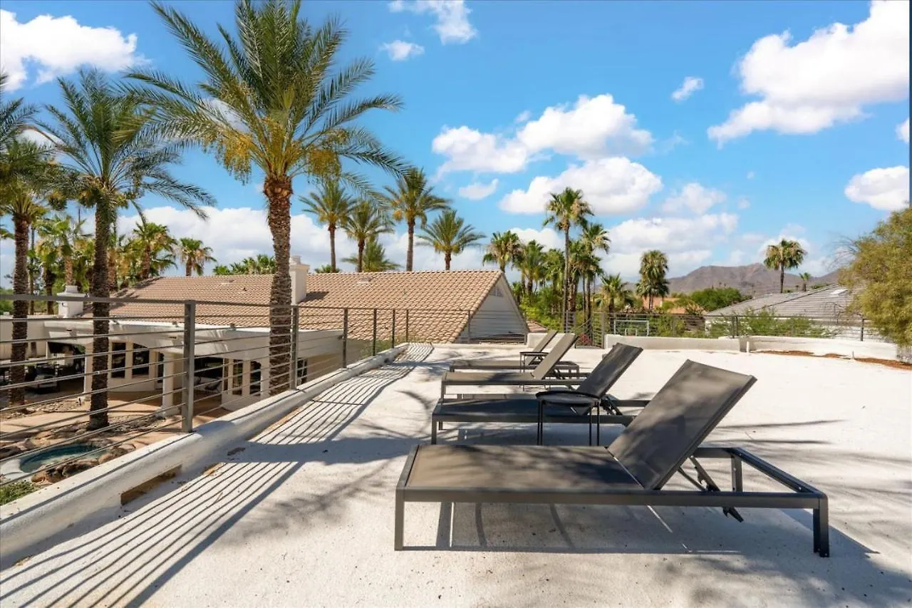 Villa Resort Style Estate, 2 Houses, Putt-Putt Course, B-Ball Court, Heated Pool Scottsdale United States
