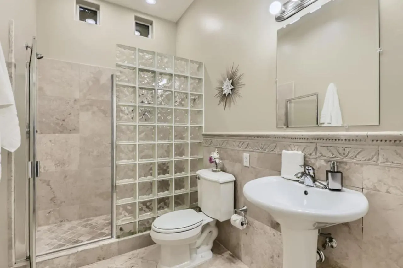 Resort Style Estate, 2 Houses, Putt-Putt Course, B-Ball Court, Heated Pool Scottsdale